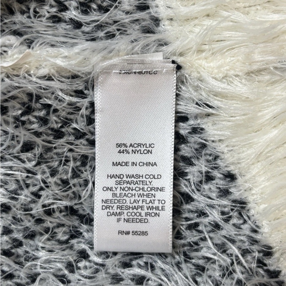 Express Black and White Patterned Sweater - Picture 4 of 5